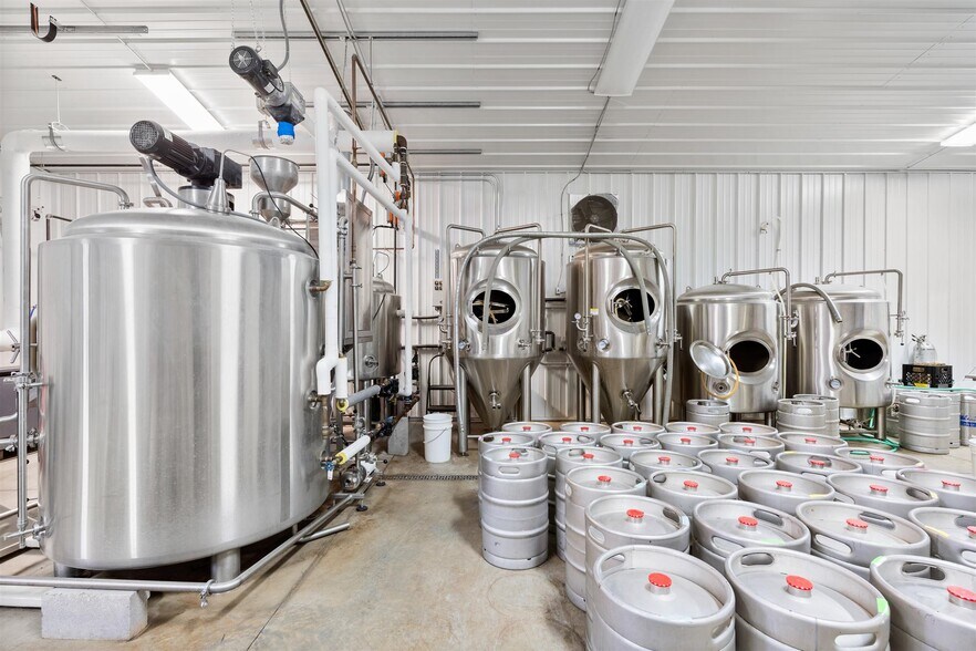 More Photos Of 4504 Bussey Rd, Syracuse General Retail For Sale