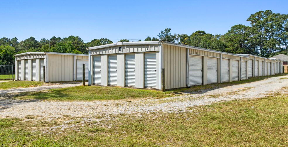 More Photos Of 751 Sycamore Rd, Carriere Self Storage For Sale