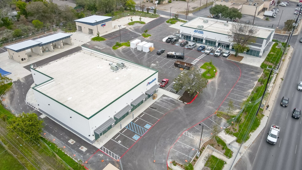 More Photos Of 1704 Bandera Rd, San Antonio Unknown For Lease