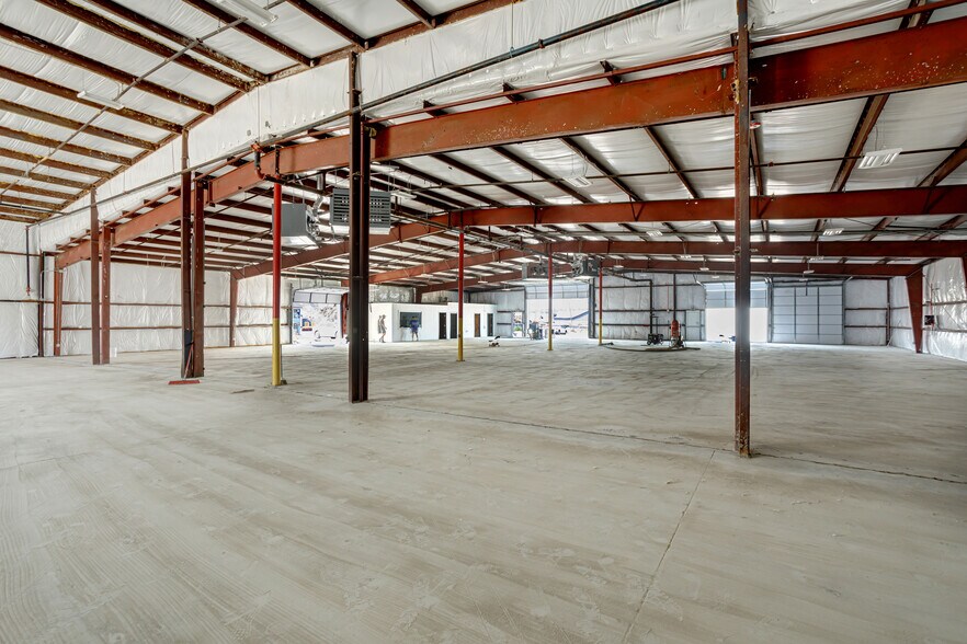 More Photos Of 6401 Centennial Blvd, Nashville Warehouse For Lease