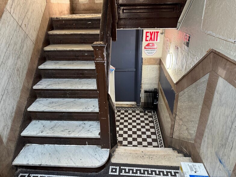 More Photos Of 3552 94th St, Flushing Apartments For Sale