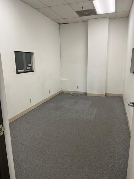 More Photos Of 308 W 14th St, Los Angeles Warehouse For Lease