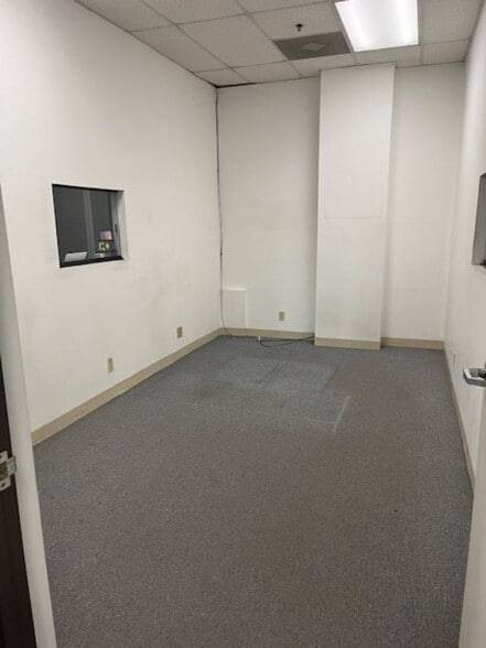 More Photos Of 308 W 14th St, Los Angeles Warehouse For Lease