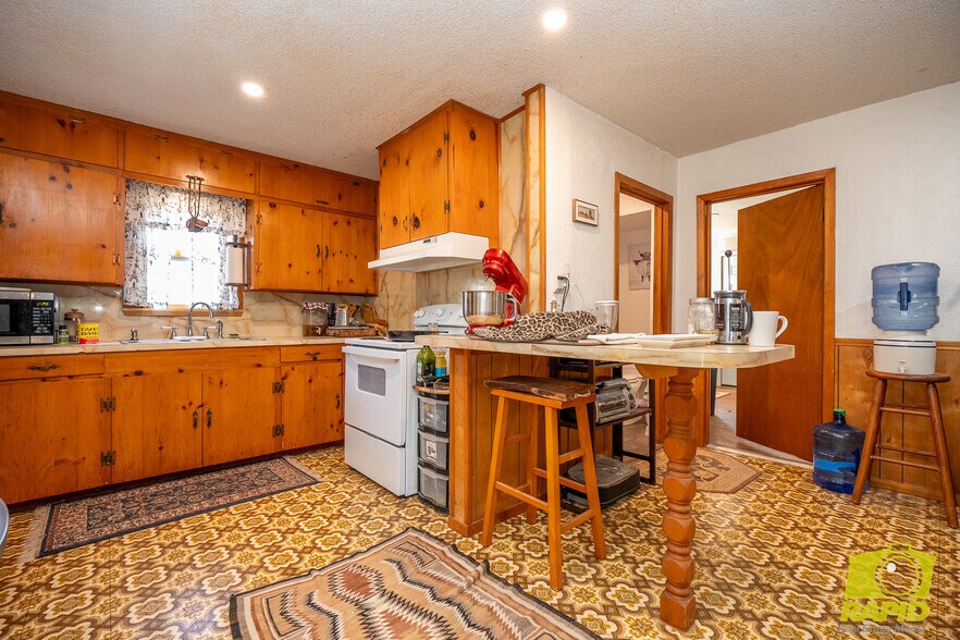 More Photos Of 425 Highland Park, Robert Lee Flex For Sale