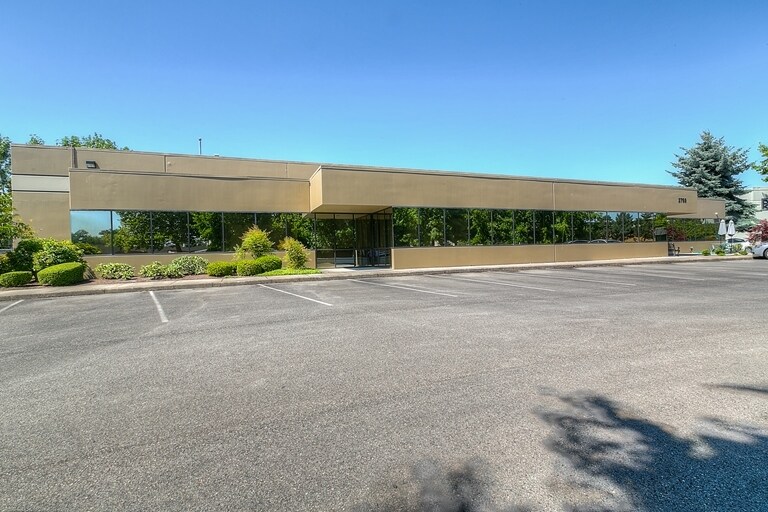 More Photos Of 2755 Pence Loop SE, Salem Medical For Sale