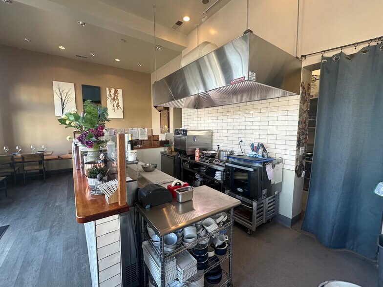 More Photos Of 27 Devine St, San Jose Storefront Retail Office For Sale