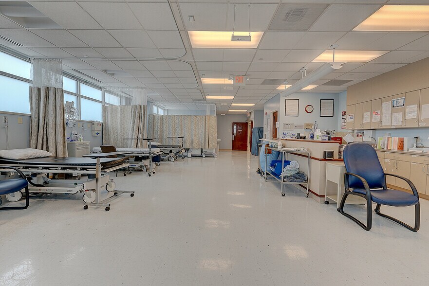 More Photos Of 855 Lehigh Ave, Union Township Office For Lease