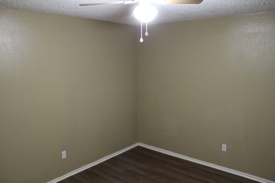 More Photos Of 200 N Jefferson St, Abilene Apartments For Sale