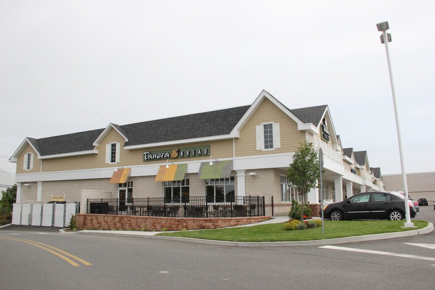 More Photos Of 4575-4597 Austin Blvd, Island Park Storefront For Lease