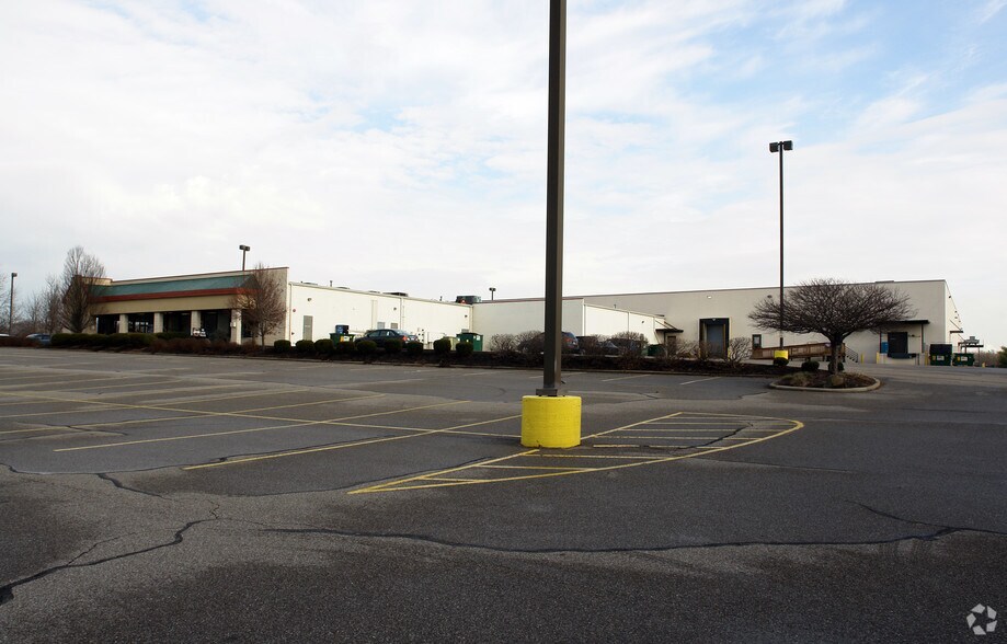 More Photos Of 430 Pike St, Marietta Unknown For Lease