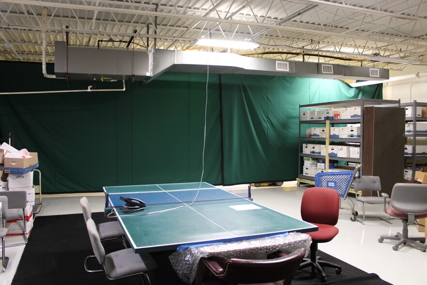 More Photos Of 6550 Guion Rd, Indianapolis Warehouse For Sale