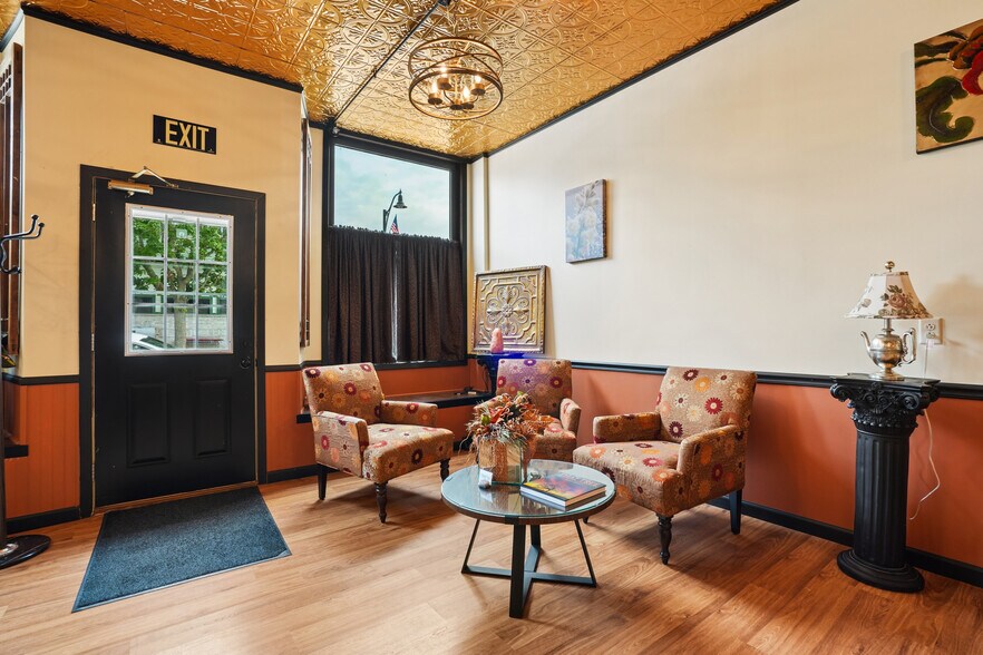 More Photos Of 67 E Main St, Benton Storefront Retail Residential For Sale