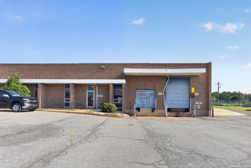 More Photos Of 200 Bellevue Rd, Newark Warehouse For Lease