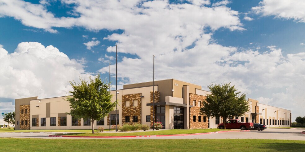 More Photos Of 1700 Science Pl, Rockwall Office For Sale