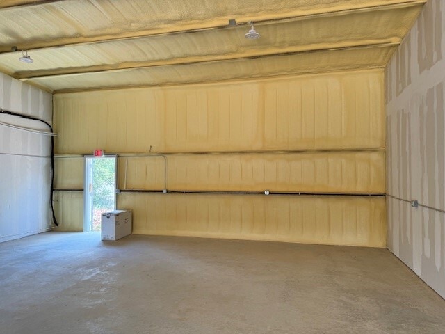 More Photos Of 398 Eagle Bluff Rd, Spicewood Warehouse For Lease