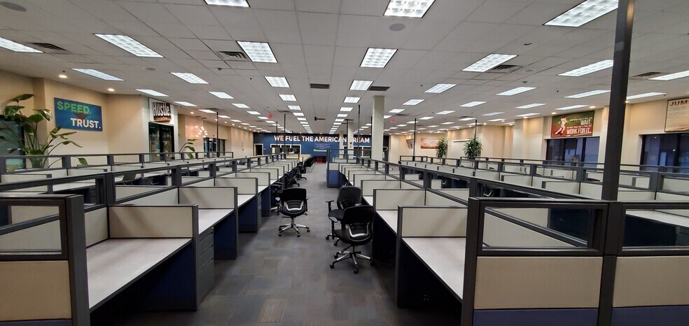 More Photos Of 95 James Way, Southampton Light Distribution For Lease