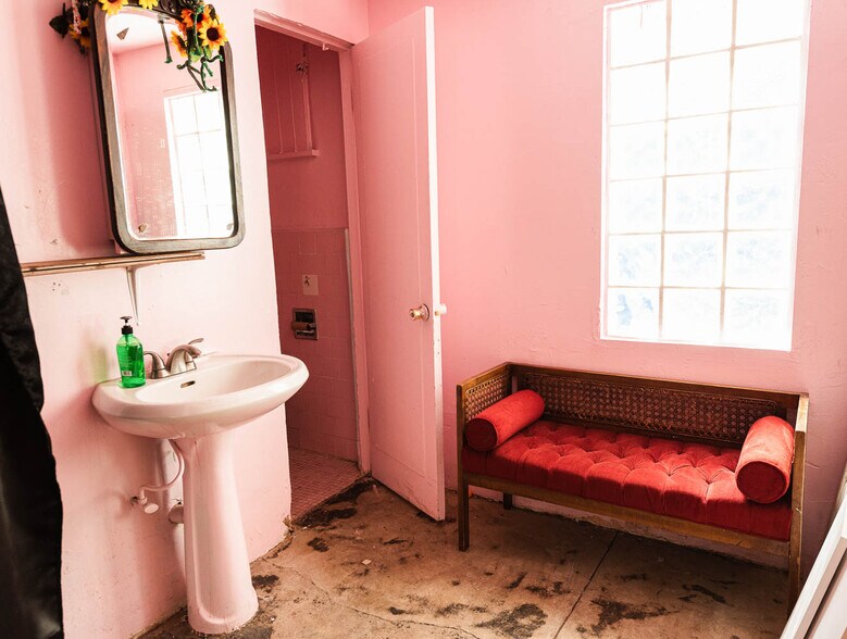 More Photos Of 4900-4904 W Adams Blvd, Los Angeles Freestanding For Sale