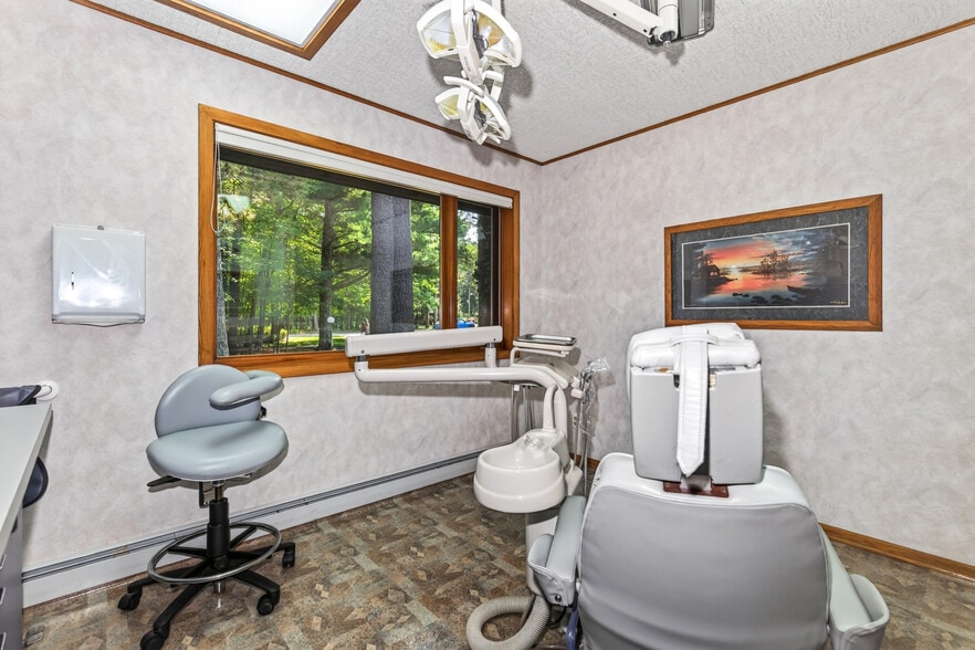 More Photos Of 9758 W Lake Ave, Minocqua Medical For Sale