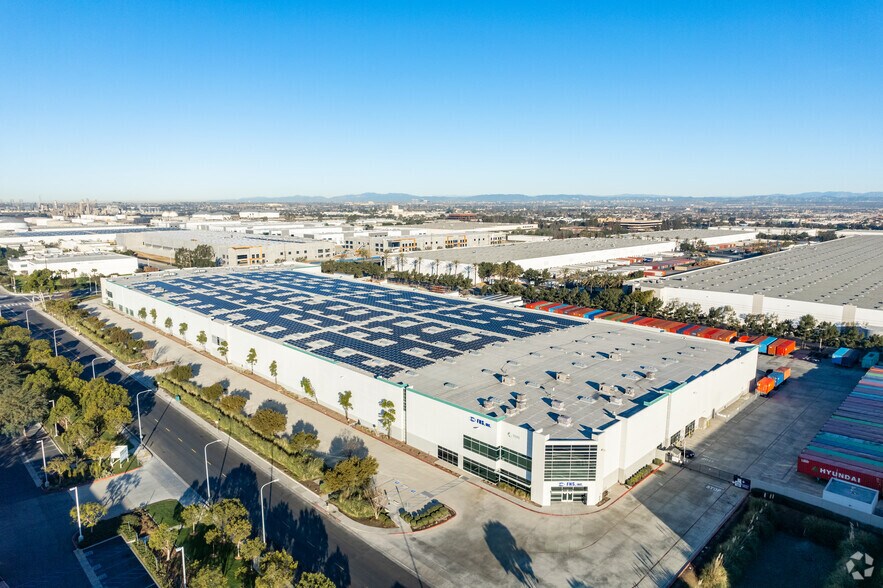 More Photos Of 20000 S Western Ave, Torrance Distribution For Lease