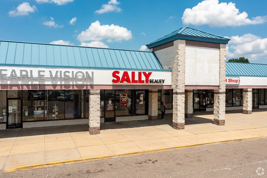 More Photos Of 4157-4245 E Court St, Burton Department Store For Sale