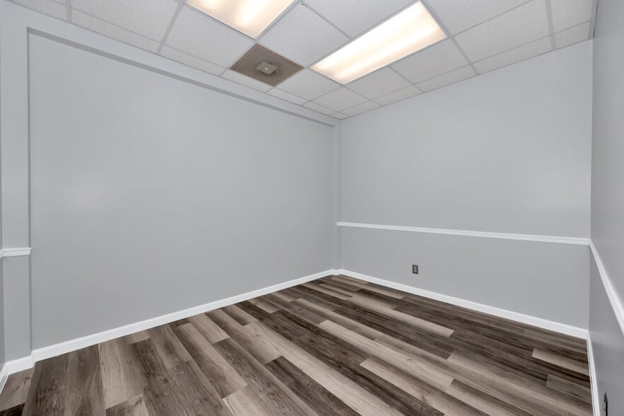 More Photos Of 190 Lime Quarry Rd, Madison Loft Creative Space For Lease