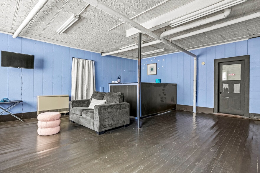 More Photos Of 441 Main St, South Berwick Apartments For Sale