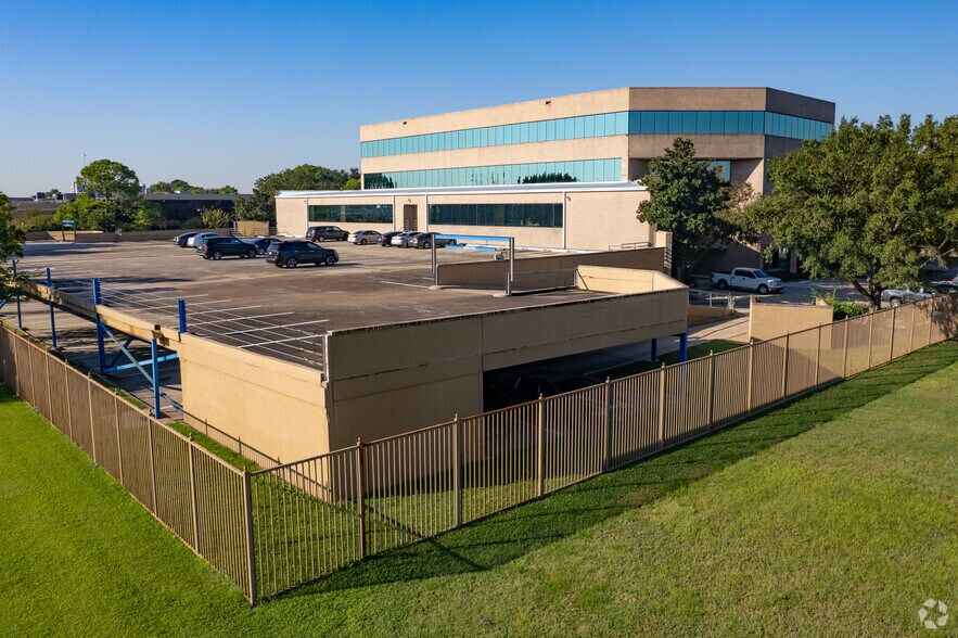 More Photos Of 5700 NW Central Dr, Houston Office For Lease