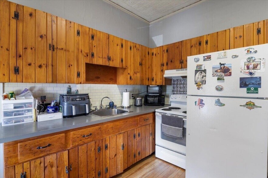 More Photos Of 6 Dawson St, Milton Storefront Retail Residential For Sale