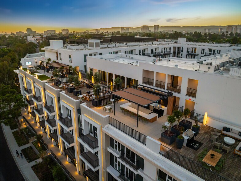 More Photos Of 2455 Overland Ave, Los Angeles Apartments For Lease