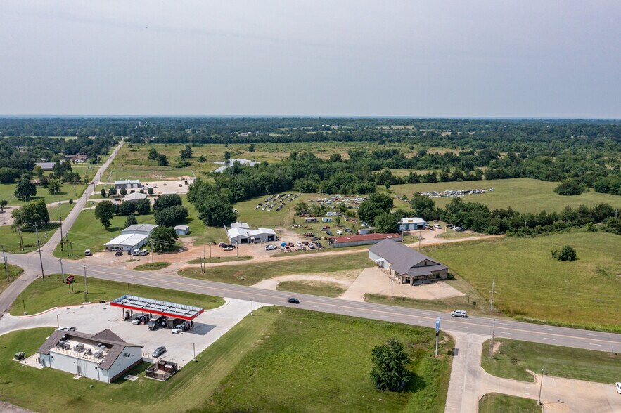 More Photos Of 1910 E Jackson St, Hugo Freestanding For Sale