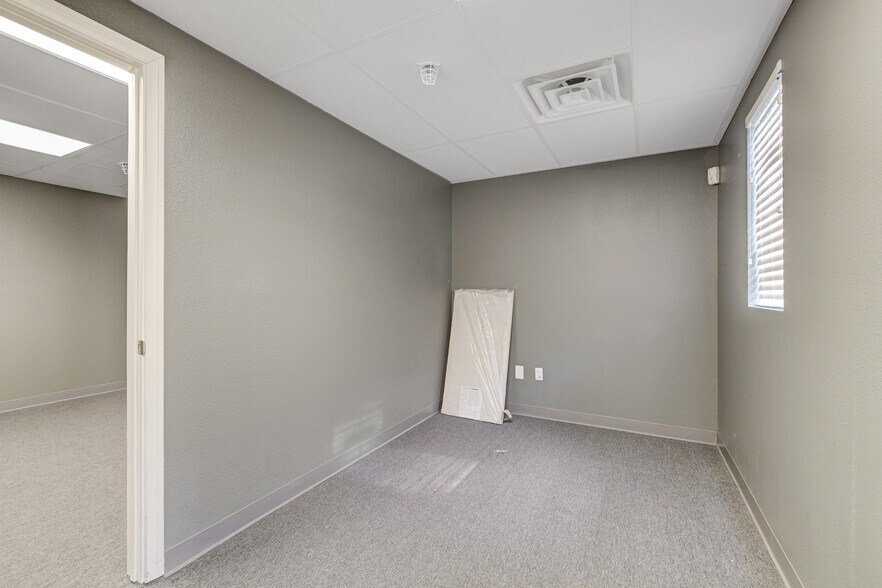 More Photos Of 3470 E Russell Rd, Las Vegas Office For Sale