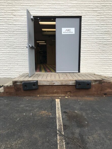 More Photos Of 44 Executive Blvd, Elmsford Loft Creative Space For Lease