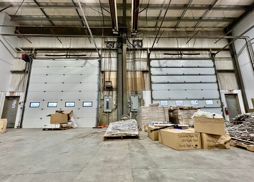 More Photos Of 8009 39th St, Leduc Warehouse For Lease