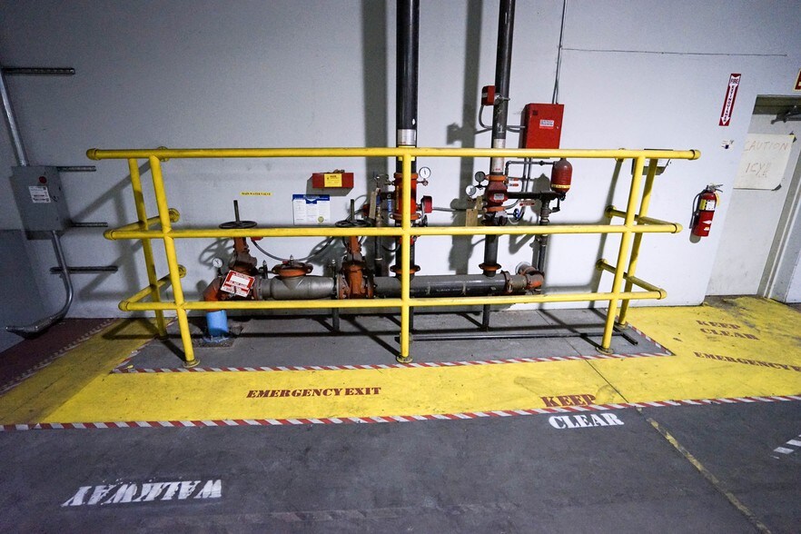 More Photos Of 2255 Longfibre Rd, Yakima Warehouse For Lease