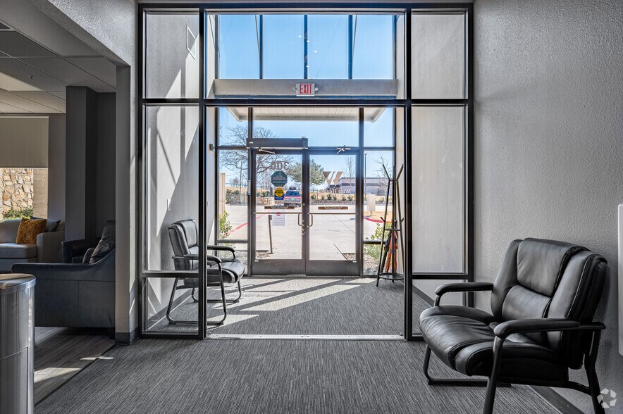 More Photos Of 8479 Davis Blvd, North Richland Hills Medical For Sale