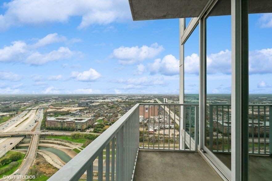 More Photos Of 5927 Almeda Rd, Houston Apartments For Lease