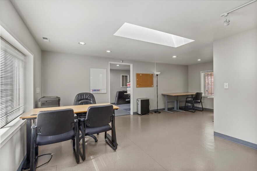 More Photos Of 5603 230th St SW, Mountlake Terrace Office For Lease