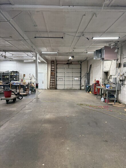 More Photos Of 300 N Westwood Dr, Toledo Manufacturing For Lease