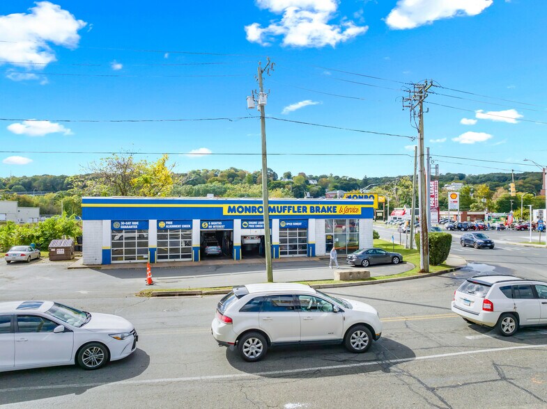 More Photos Of 649 W Main St, Waterbury Freestanding For Sale