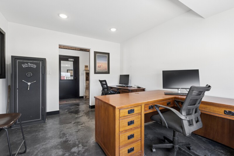More Photos Of 214 S Airport Rd, Washington General Retail For Sale