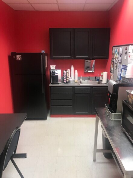 More Photos Of 5540 Centerview Dr, Raleigh Office For Sale