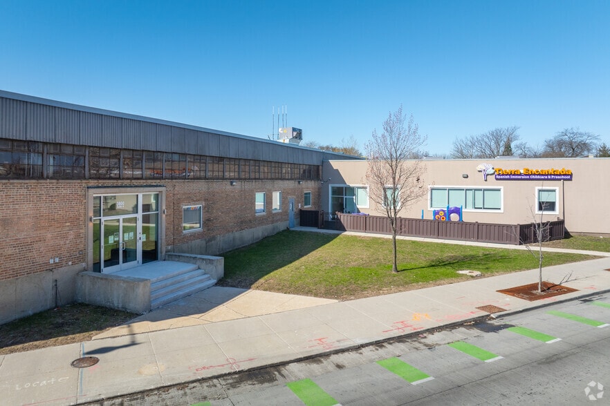 Primary Photo Of 3800 N Milwaukee Ave, Chicago Warehouse For Lease
