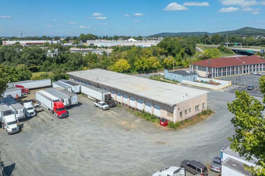 More Photos Of 2250 Stacey Dr, Reading Truck Terminal For Lease