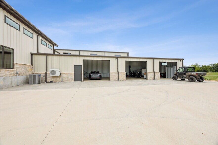 More Photos Of 863 VZ County Road 1508, Van Airplane Hangar For Sale
