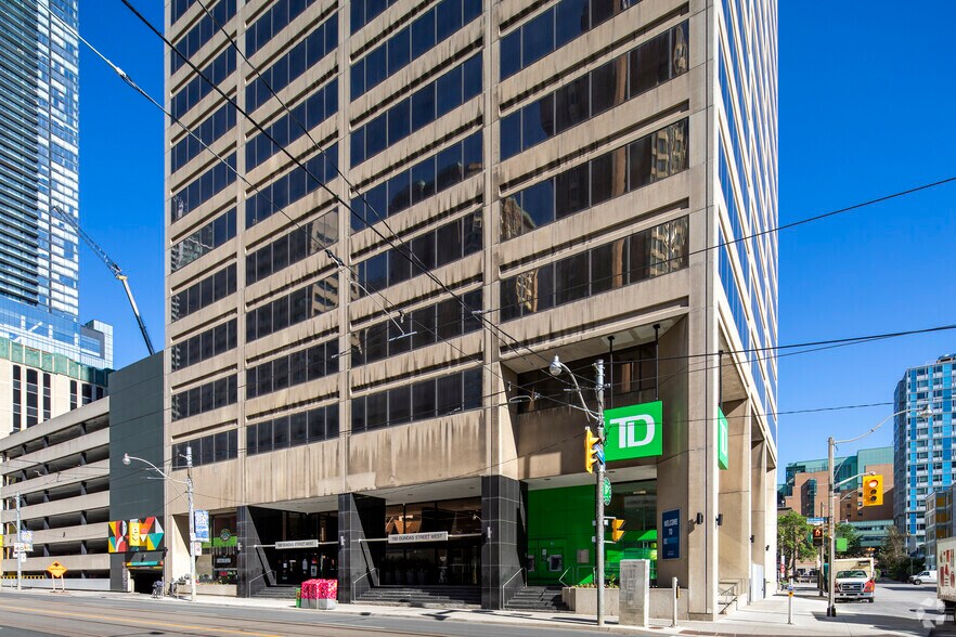 More Photos Of 180 Dundas St W, Toronto Office For Lease