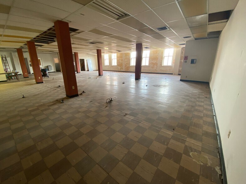 More Photos Of 20 Pearl St, Council Bluffs Office For Sale