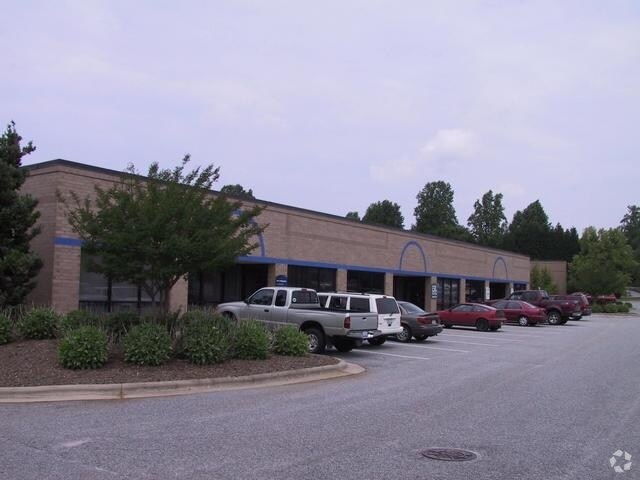 More Photos Of 301 10th St NW, Conover Office For Lease