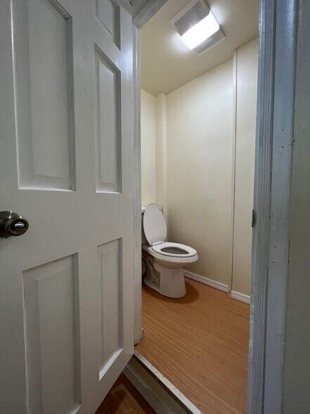 More Photos Of 4-6 John St, Waterbury Apartments For Sale