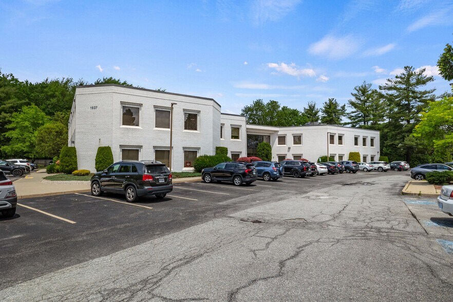 More Photos Of 1637 Mineral Spring Ave, North Providence Medical For Lease