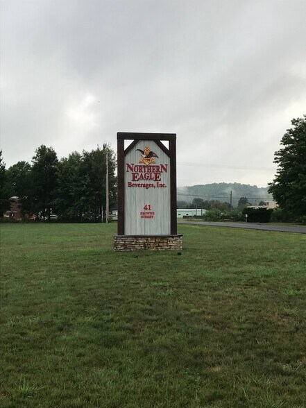 More Photos Of 41 Browne St, Oneonta Warehouse For Lease